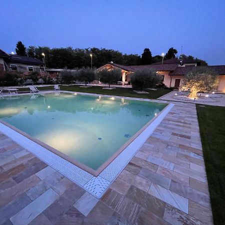 B&B Alciliegio Casnate Con Bernate Exterior photo